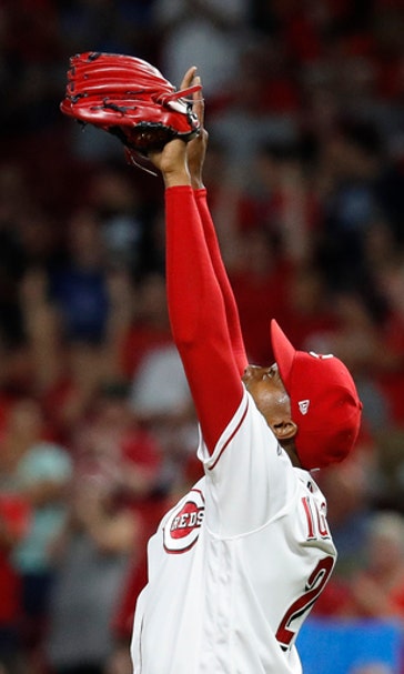 Williams homers, bullpen shines in Reds’ win over Phillies